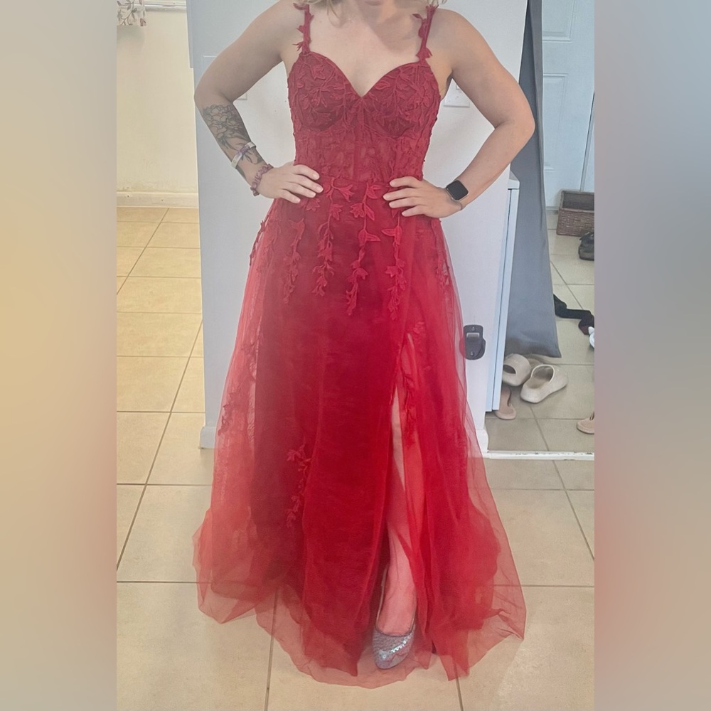 Elegant Red Lace Evening Gown